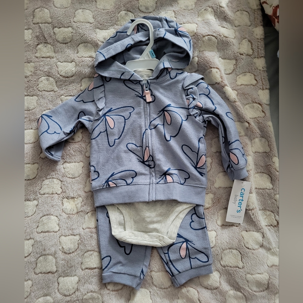 NWT carter's baby outfit